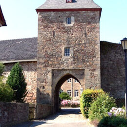 Untermaubach, Burg